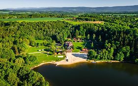 Zloty Potok Resort Oferta 2026 Domki Nad Jeziorem Zlotnickim Prywatna Plaza Camping Pokoje Tuz Przy Lesie Oraz Restauracja